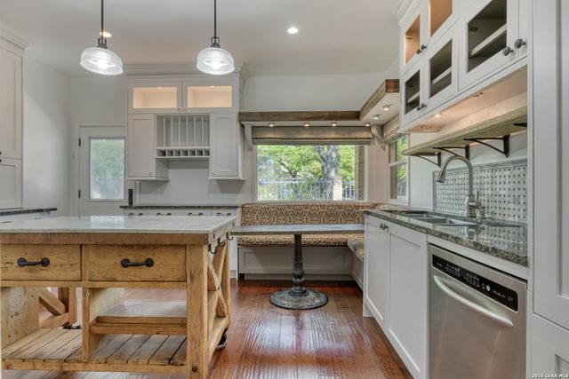 101 Campden Cir, San Antonio, TX 78218