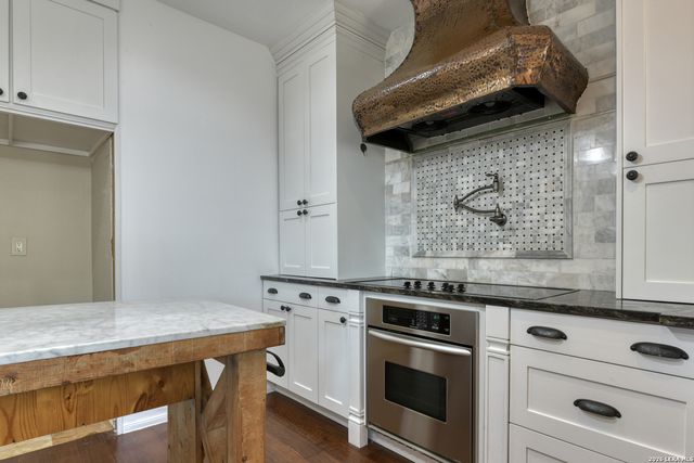 101 Campden Cir, San Antonio, TX 78218