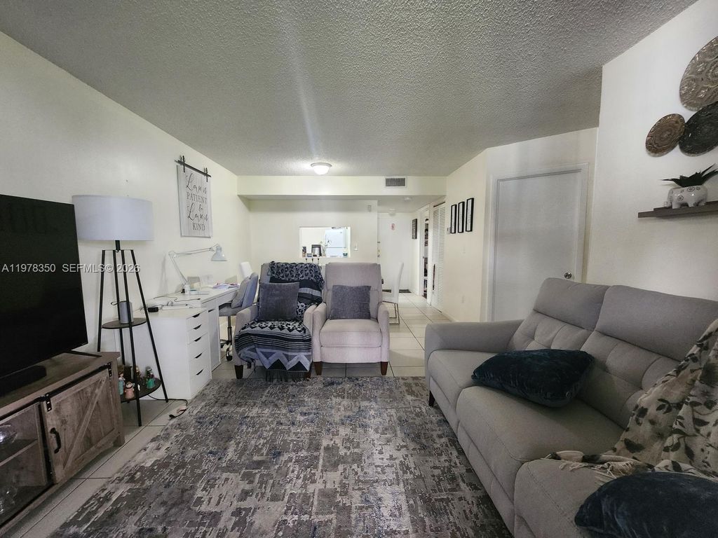 8215 SW 152nd Ave G-115, Miami, FL 33193