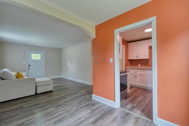 2478 Country Club Rd, Spartanburg, SC 29302