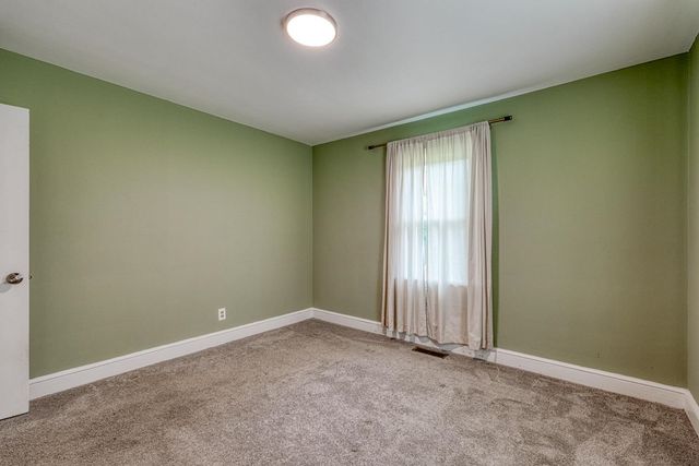 2478 Country Club Rd, Spartanburg, SC 29302