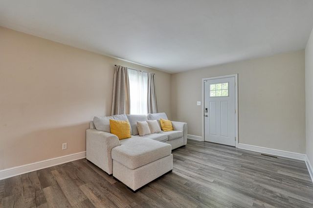 2478 Country Club Rd, Spartanburg, SC 29302