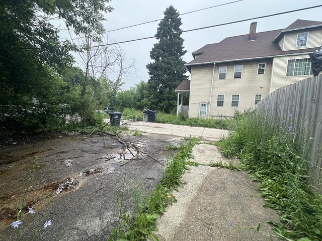 2608 W Burleigh STREET, Milwaukee, WI 53206