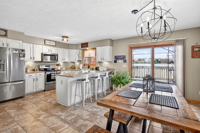 2712 N 13th Street, Clinton, IA 52732