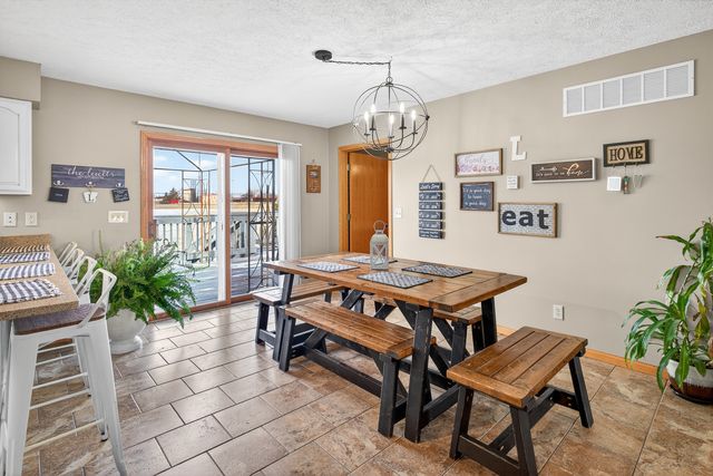 2712 N 13th Street, Clinton, IA 52732