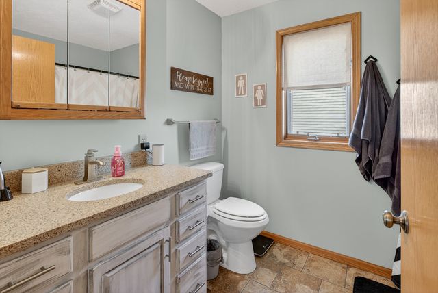 2712 N 13th Street, Clinton, IA 52732