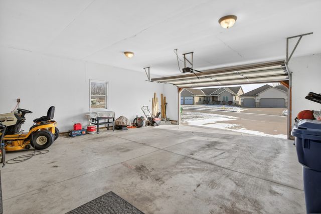 2712 N 13th Street, Clinton, IA 52732