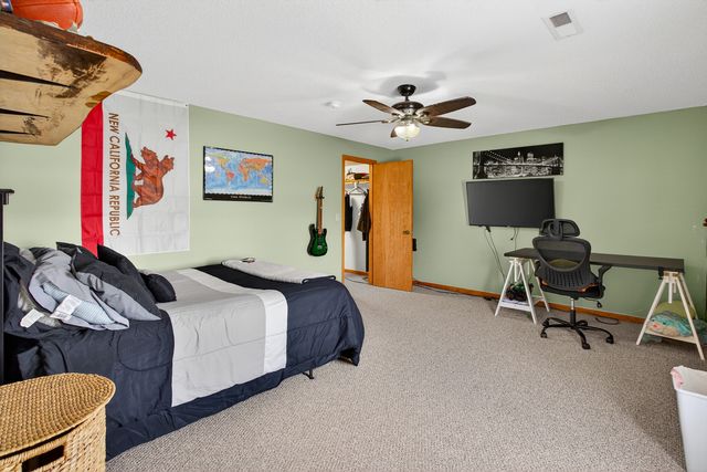 2712 N 13th Street, Clinton, IA 52732