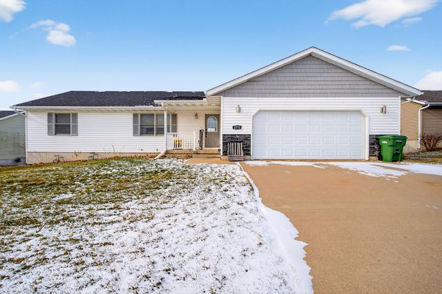 2712 N 13th Street, Clinton, IA 52732