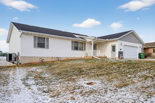 2712 N 13th Street, Clinton, IA 52732