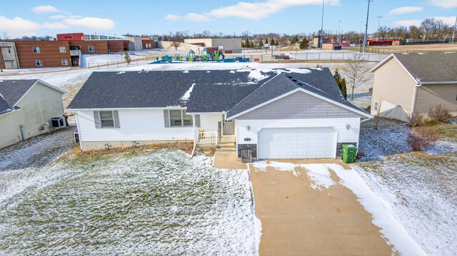 2712 N 13th Street, Clinton, IA 52732