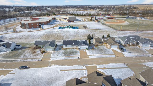 2712 N 13th Street, Clinton, IA 52732