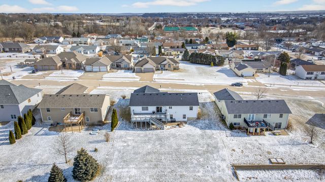 2712 N 13th Street, Clinton, IA 52732