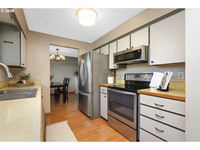 2294 Se 55TH Ave, Hillsboro, OR 97123