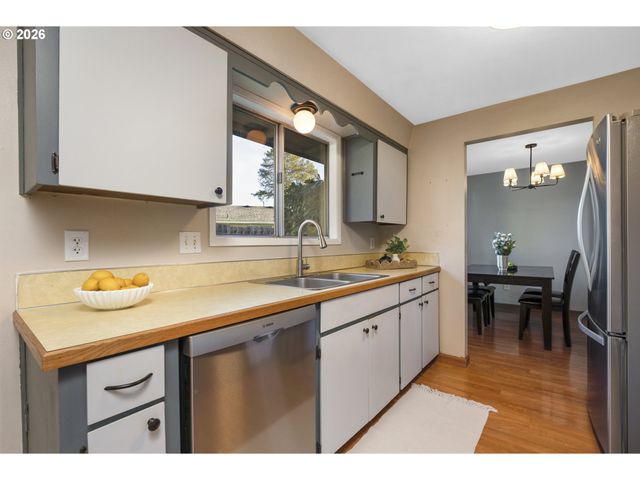 2294 Se 55TH Ave, Hillsboro, OR 97123