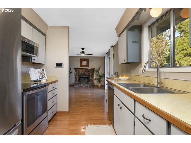 2294 Se 55TH Ave, Hillsboro, OR 97123