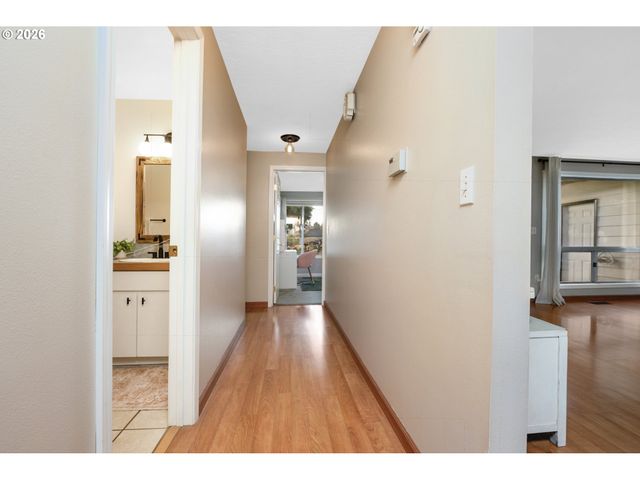 2294 Se 55TH Ave, Hillsboro, OR 97123