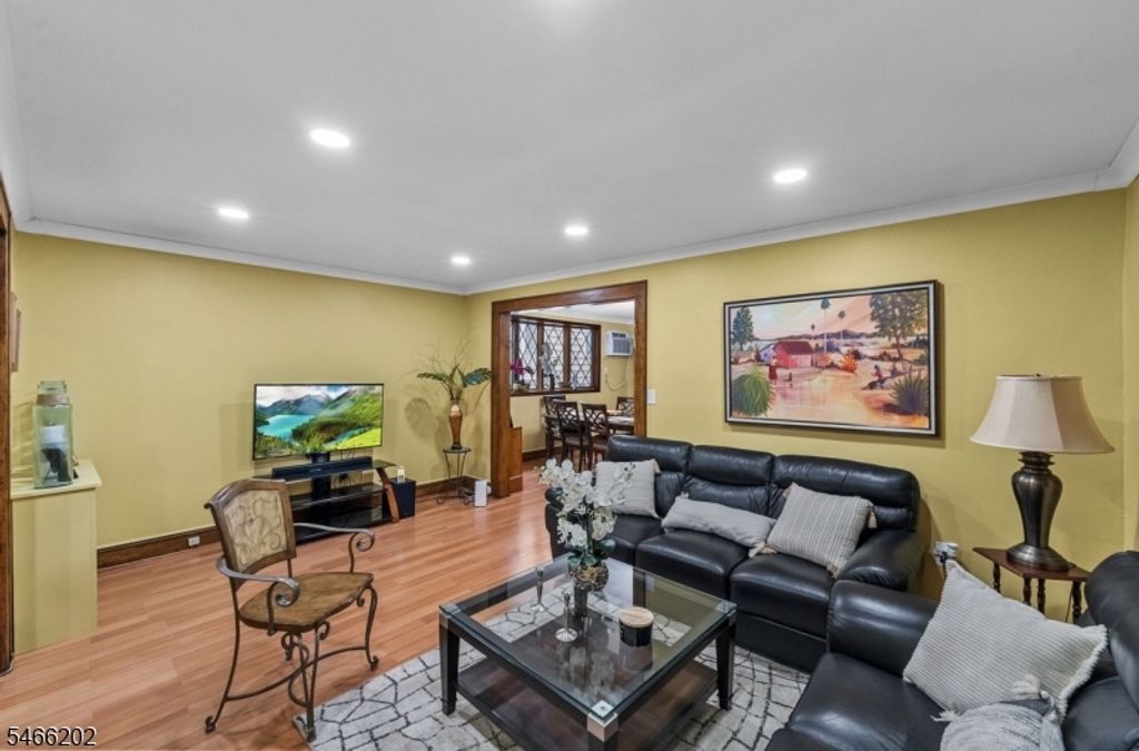18 Washington Ave, Clifton City, NJ 07011 — photo 4