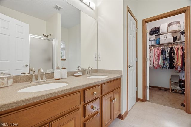3932 Courtyard Drive, Lorain, OH 44053