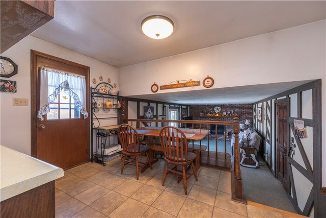 39 Adrian Dr, Hempfield Twp, PA 15601