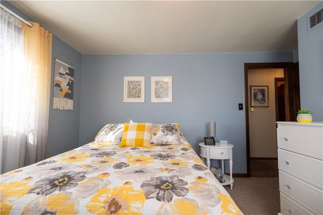 39 Adrian Dr, Hempfield Twp, PA 15601