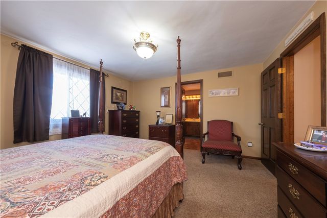 39 Adrian Dr, Hempfield Twp, PA 15601