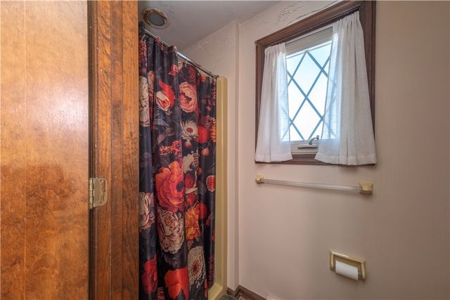 39 Adrian Dr, Hempfield Twp, PA 15601