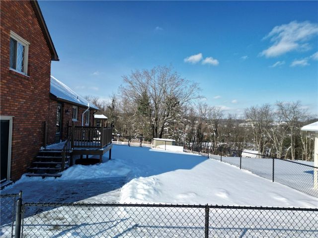 39 Adrian Dr, Hempfield Twp, PA 15601