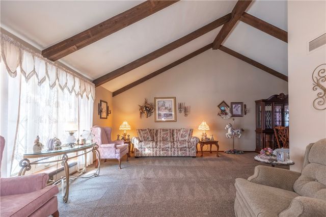 39 Adrian Dr, Hempfield Twp, PA 15601