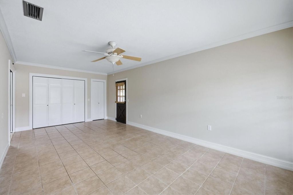 Image 16 of property listing at 519 65TH AVENUE W, Bradenton, FL 34207