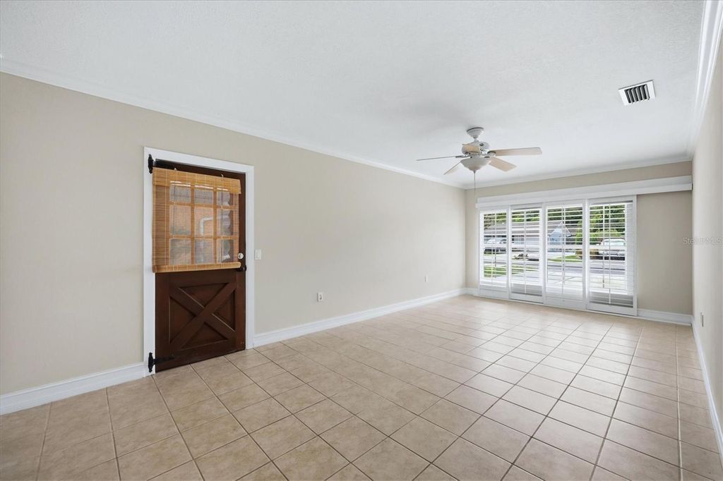 Image 17 of property listing at 519 65TH AVENUE W, Bradenton, FL 34207