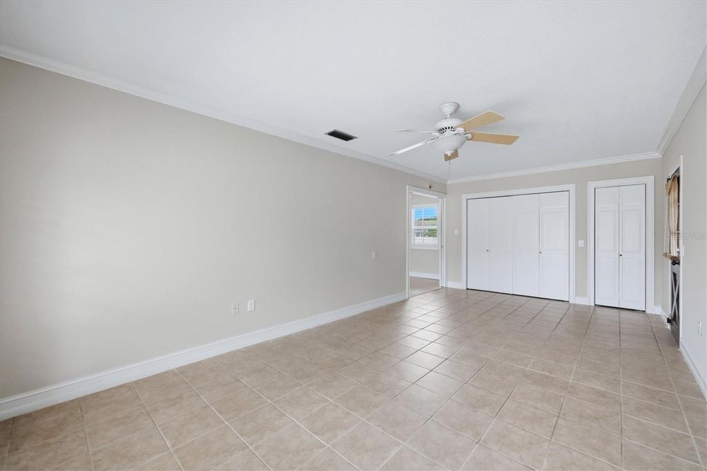 Image 18 of property listing at 519 65TH AVENUE W, Bradenton, FL 34207