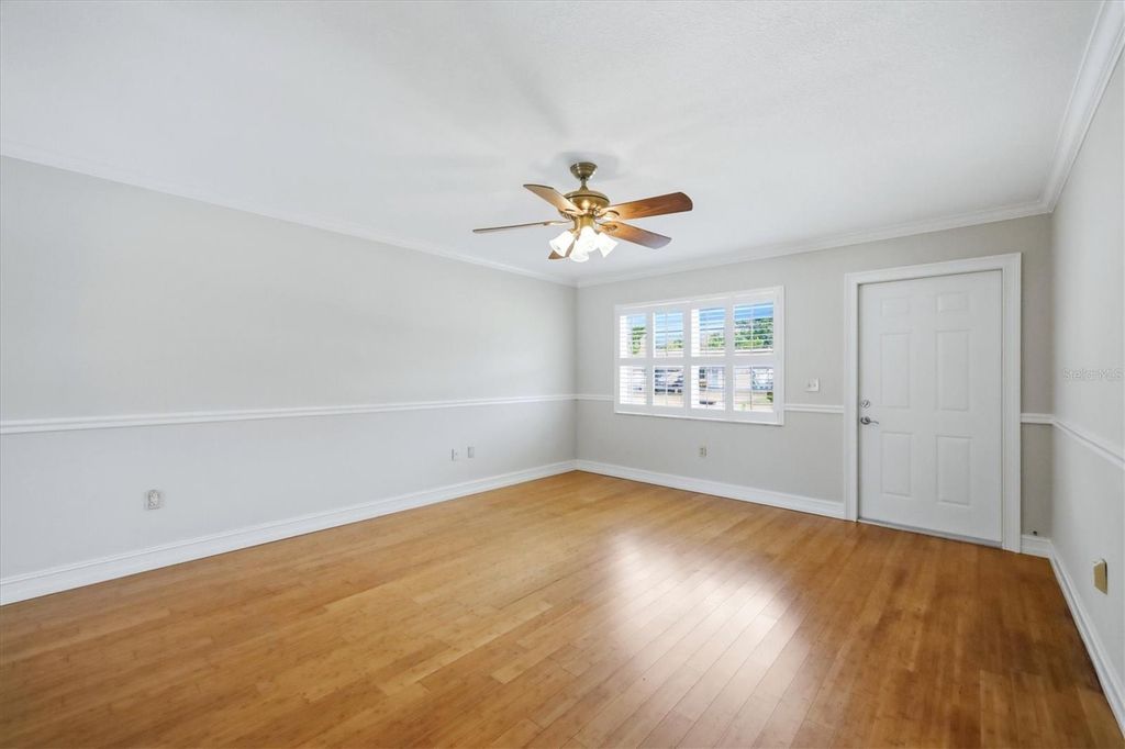 Image 3 of property listing at 519 65TH AVENUE W, Bradenton, FL 34207
