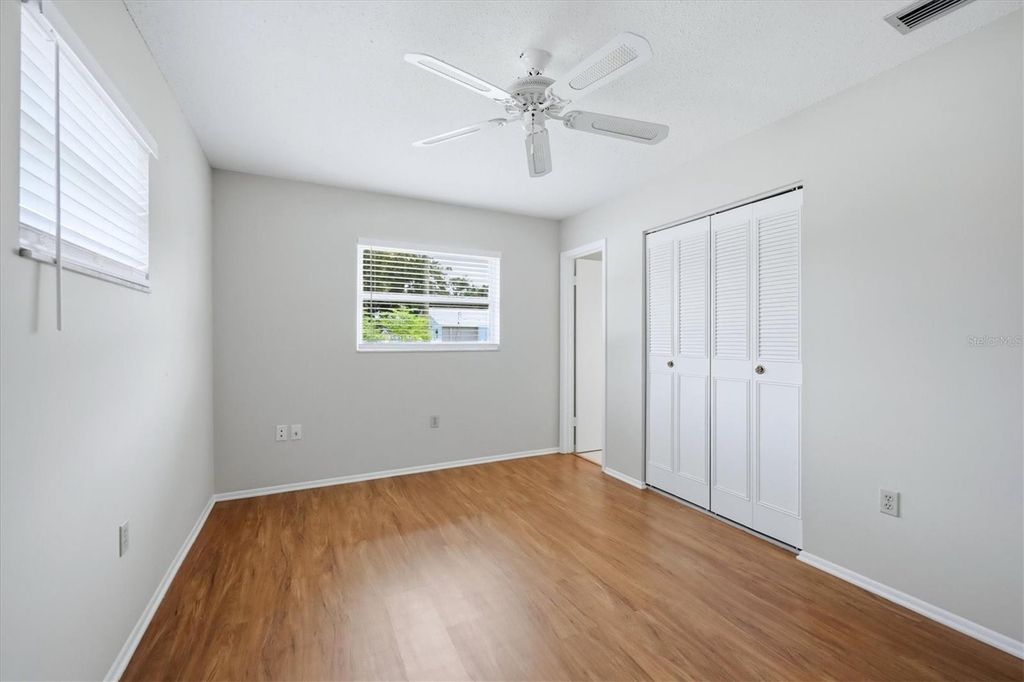 Image 23 of property listing at 519 65TH AVENUE W, Bradenton, FL 34207