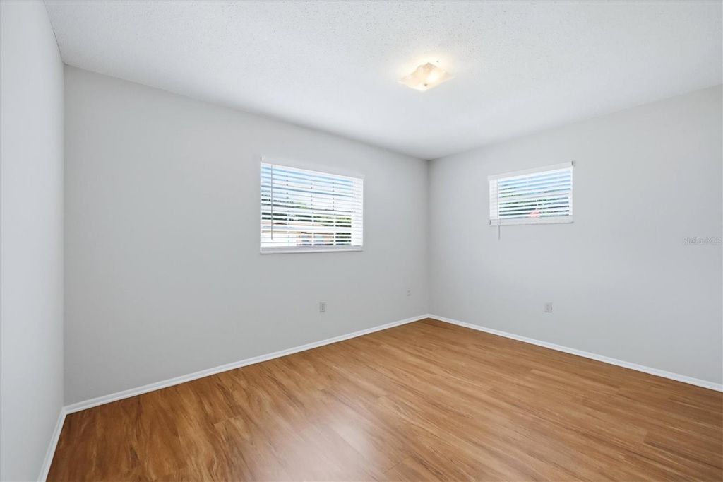 Image 28 of property listing at 519 65TH AVENUE W, Bradenton, FL 34207