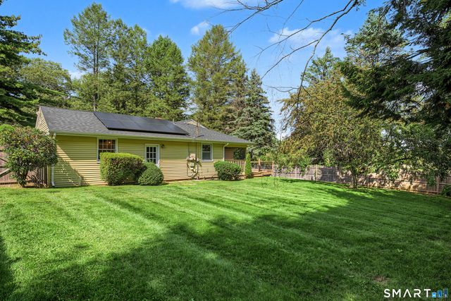9 Baldwin Drive, Bristol, CT 06010