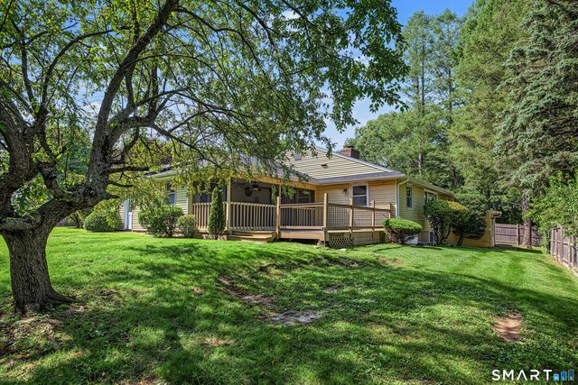 9 Baldwin Drive, Bristol, CT 06010