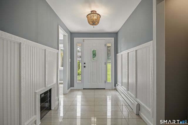 9 Baldwin Drive, Bristol, CT 06010
