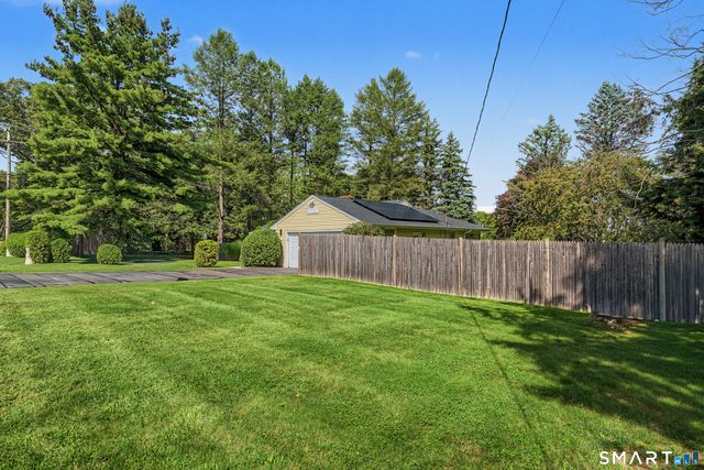9 Baldwin Drive, Bristol, CT 06010