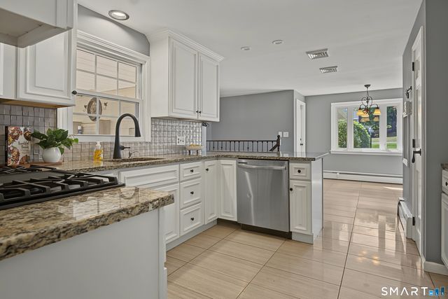 9 Baldwin Drive, Bristol, CT 06010