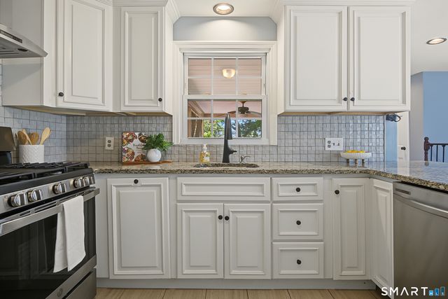 9 Baldwin Drive, Bristol, CT 06010