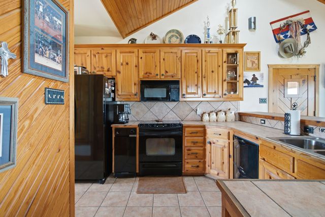 1590 Lawlis Lane, Sanger, TX 76266