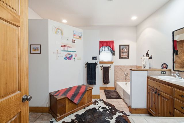 1590 Lawlis Lane, Sanger, TX 76266