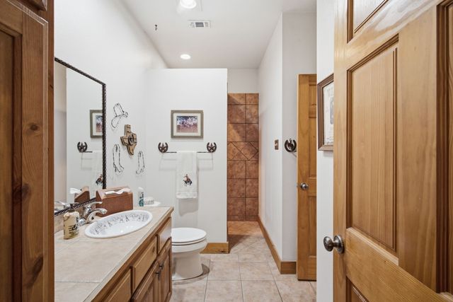 1590 Lawlis Lane, Sanger, TX 76266