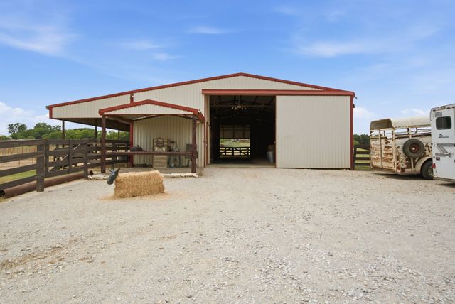 1590 Lawlis Lane, Sanger, TX 76266