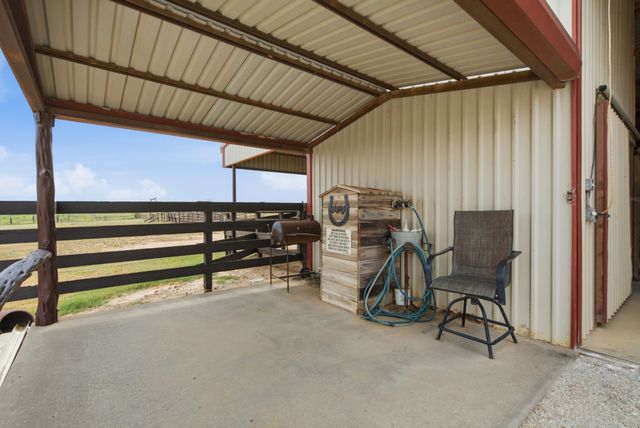 1590 Lawlis Lane, Sanger, TX 76266