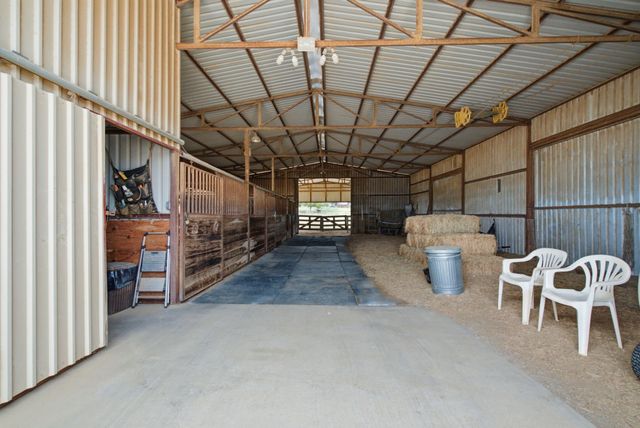 1590 Lawlis Lane, Sanger, TX 76266