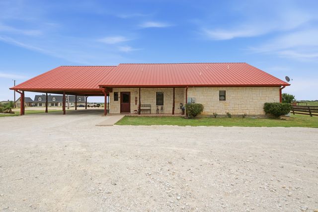 1590 Lawlis Lane, Sanger, TX 76266