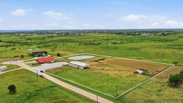 1590 Lawlis Lane, Sanger, TX 76266