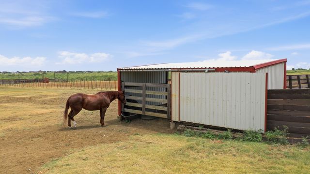 1590 Lawlis Lane, Sanger, TX 76266